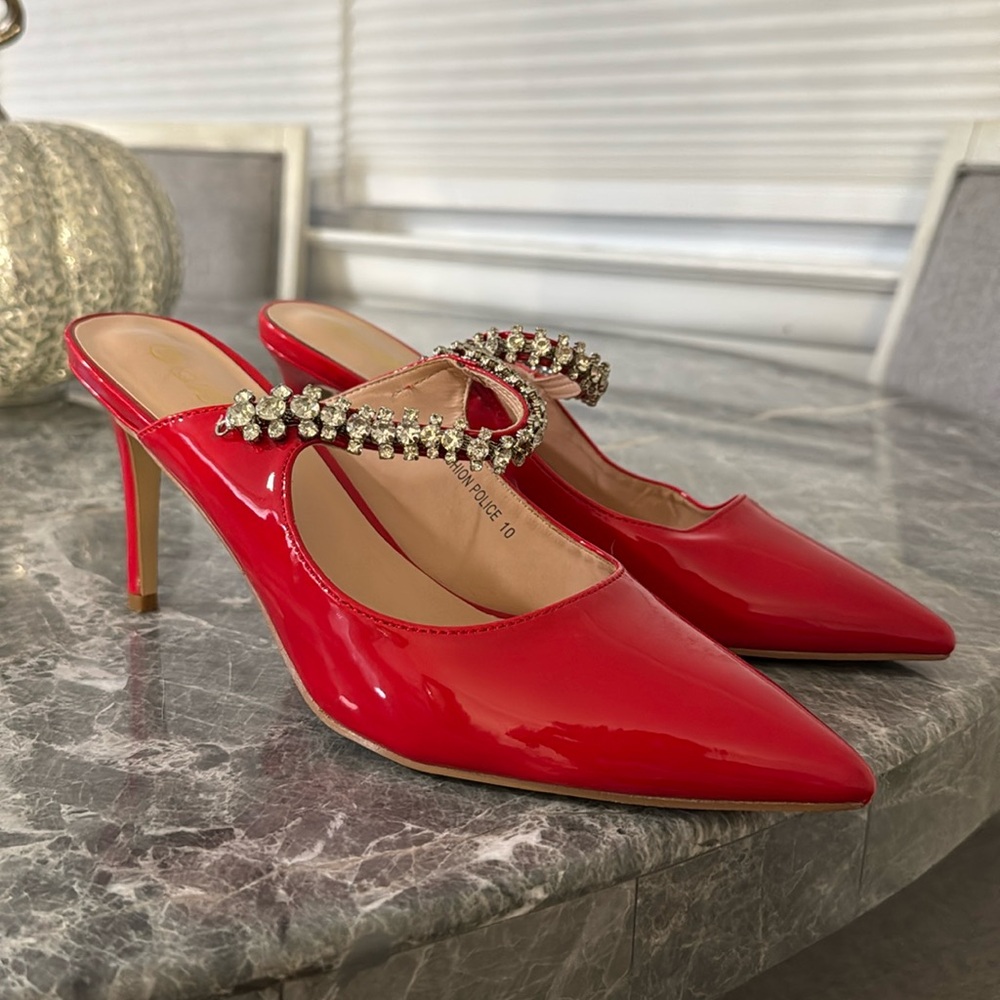 Red heel with diamond detail
